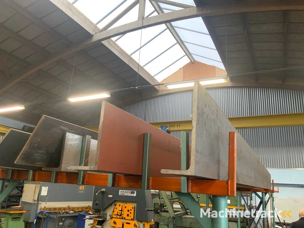 Personalmaterial in 2 Positionen