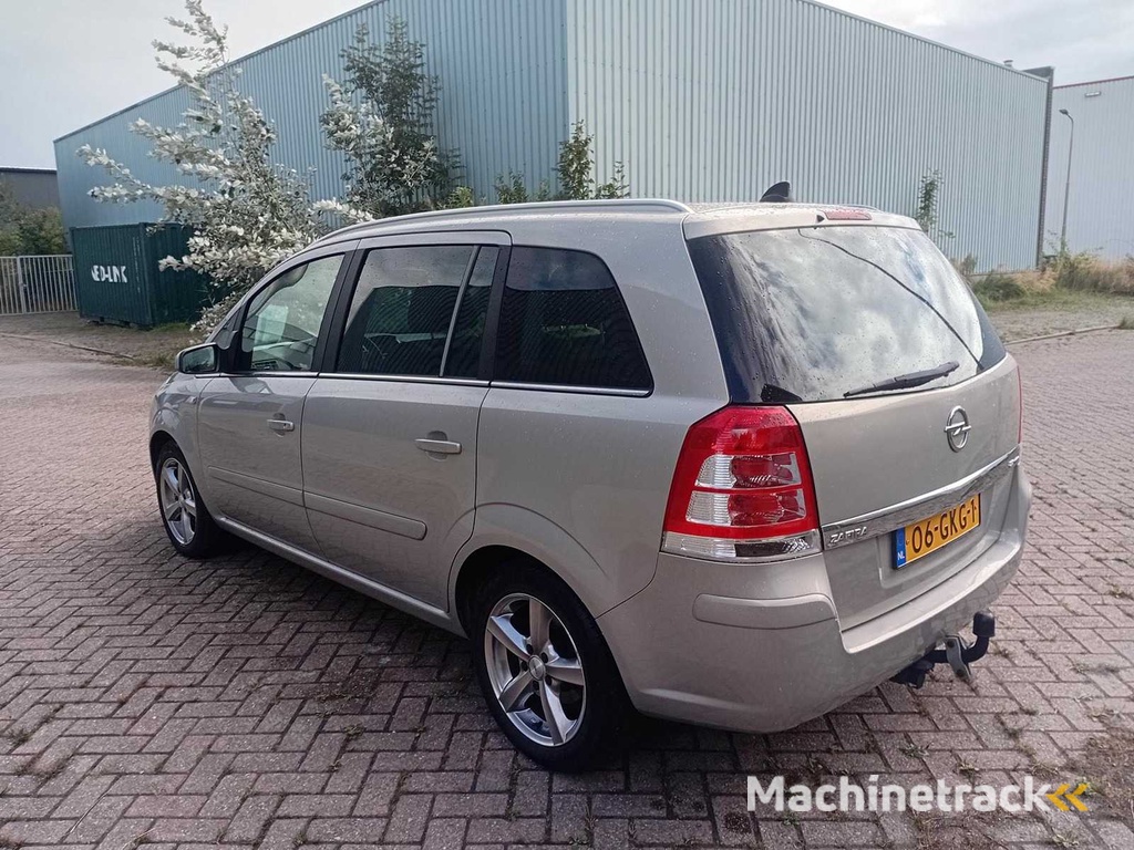 Opel Zafira 2.2 Cosmo Klimaautomatik Navi 7Pers, 06-GKG-1