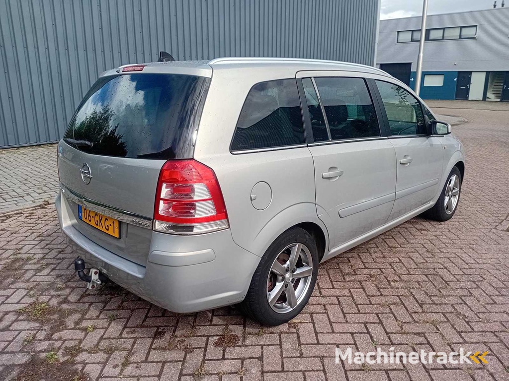 Opel Zafira 2.2 Cosmo Klimaautomatik Navi 7Pers, 06-GKG-1