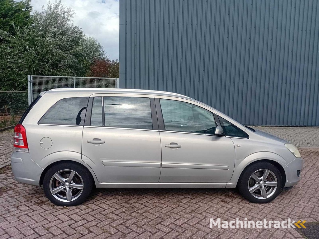 Opel Zafira 2.2 Cosmo Klimaautomatik Navi 7Pers, 06-GKG-1