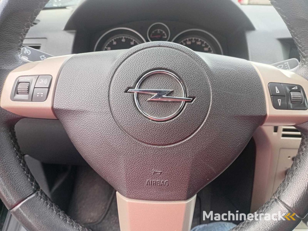 Opel Zafira 2.2 Cosmo Klimaautomatik Navi 7Pers, 06-GKG-1