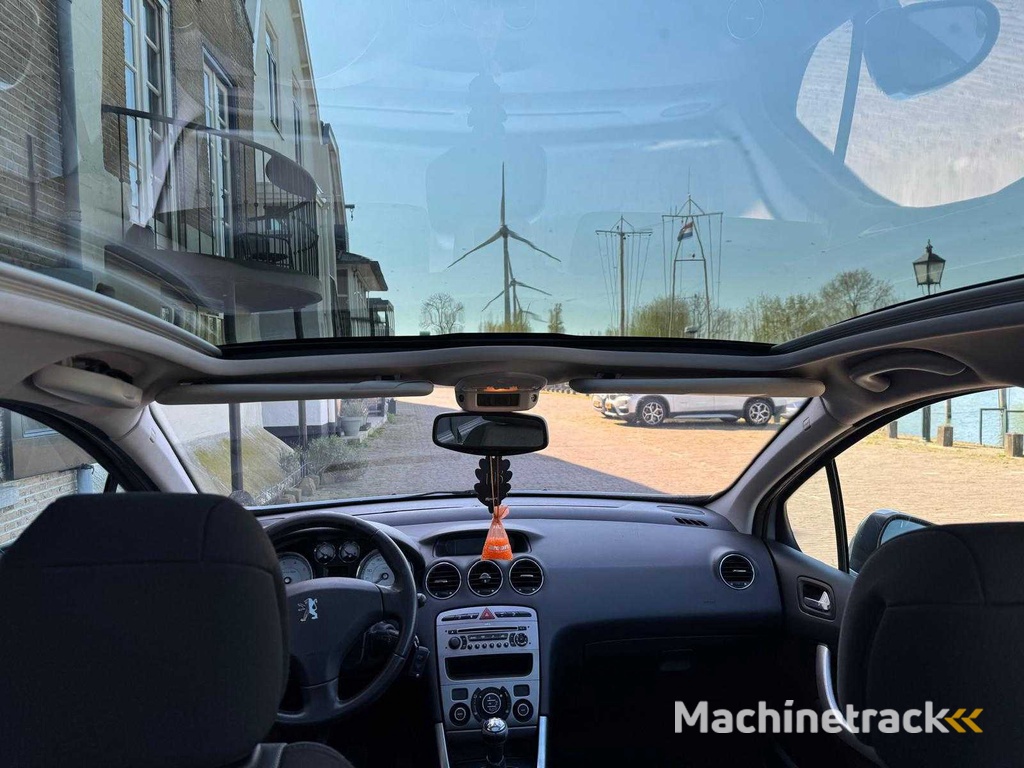 Peugeot 308 1.6 Turbo XT Clima Pano 52-XZ-NZ