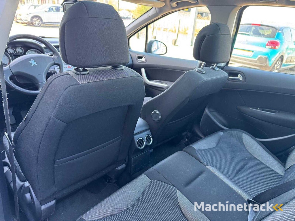 Peugeot 308 1.6 Turbo XT Clima Pano 52-XZ-NZ