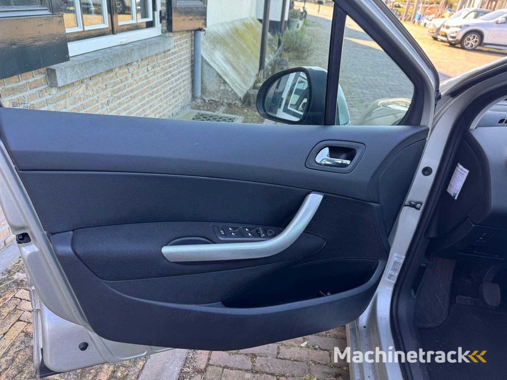 Peugeot 308 1.6 Turbo XT Clima Pano 52-XZ-NZ