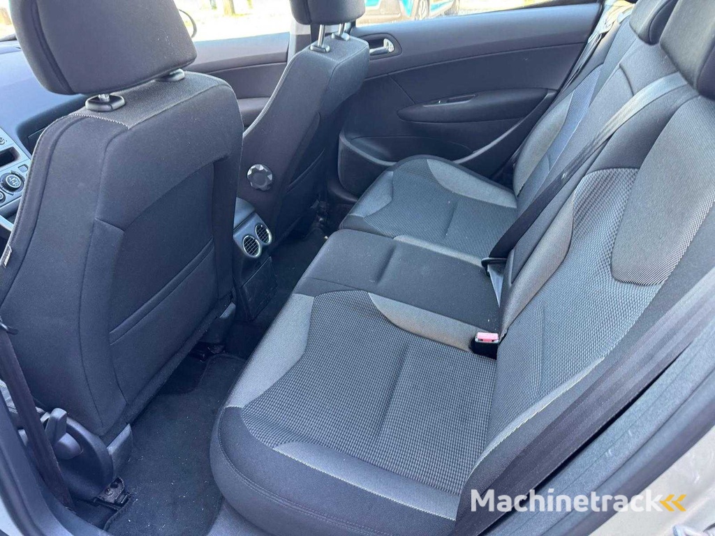 Peugeot 308 1.6 Turbo XT Clima Pano 52-XZ-NZ