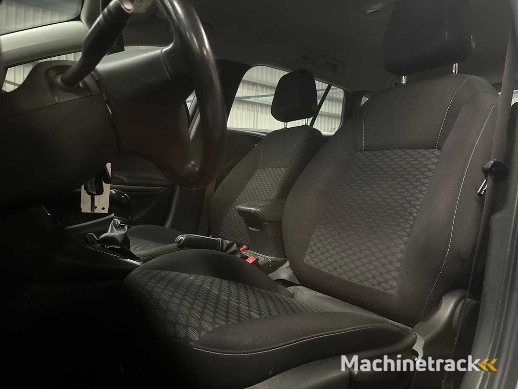 Opel Astra Sports Tourer 1.2 Business Edition; K-581-KH