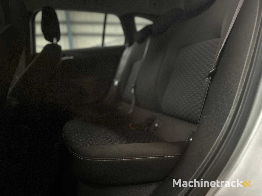 Opel Astra Sports Tourer 1.2 Business Edition; K-581-KH