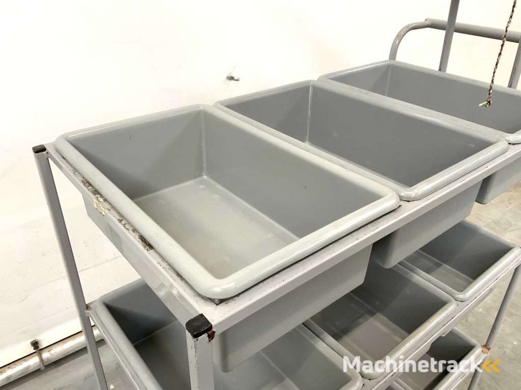 Wagen mit Behältern (4x)