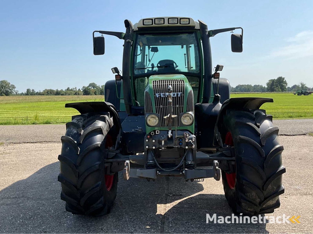 2001 Fendt Favorit 716 Vario All-wheel drive farm tractor