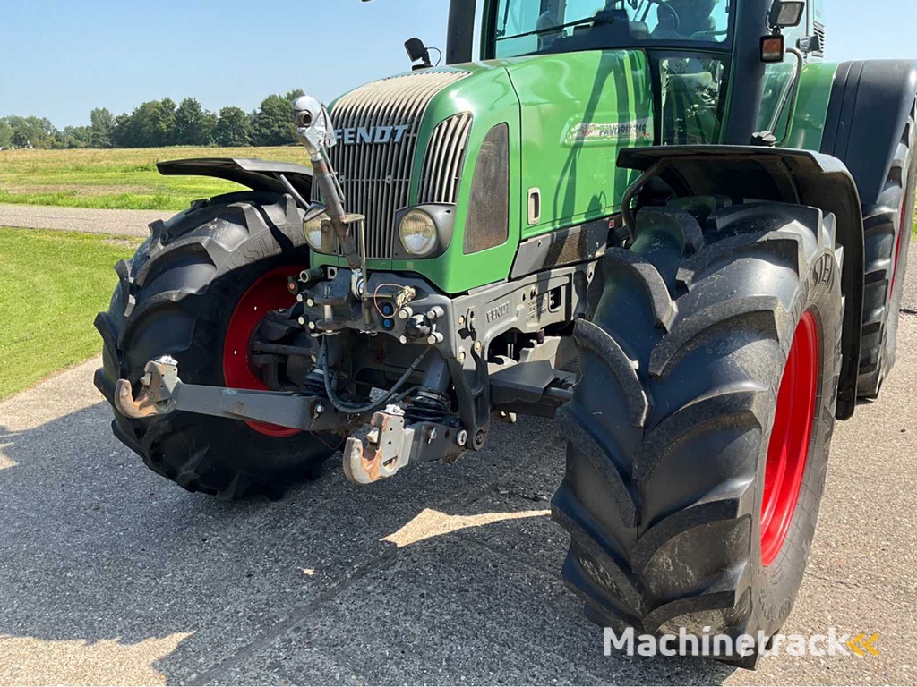 2001 Fendt Favorit 716 Vario All-wheel drive farm tractor