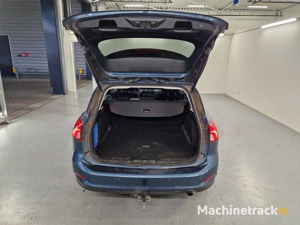 Ford Focus Wagon 1.0 EcoBoost Hybrid Titan X; J-914-ZS