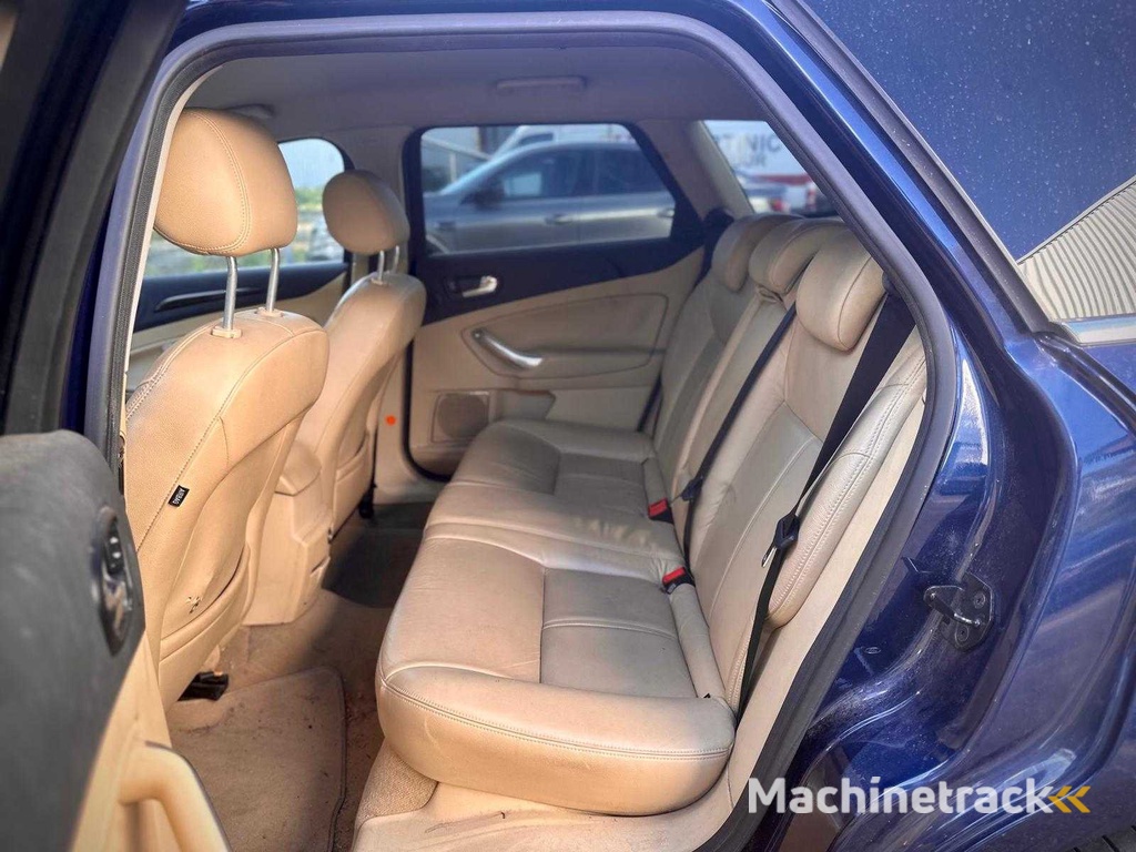 Ford Mondeo Kombi 2.3 16V Ghia, 20-GKT-7