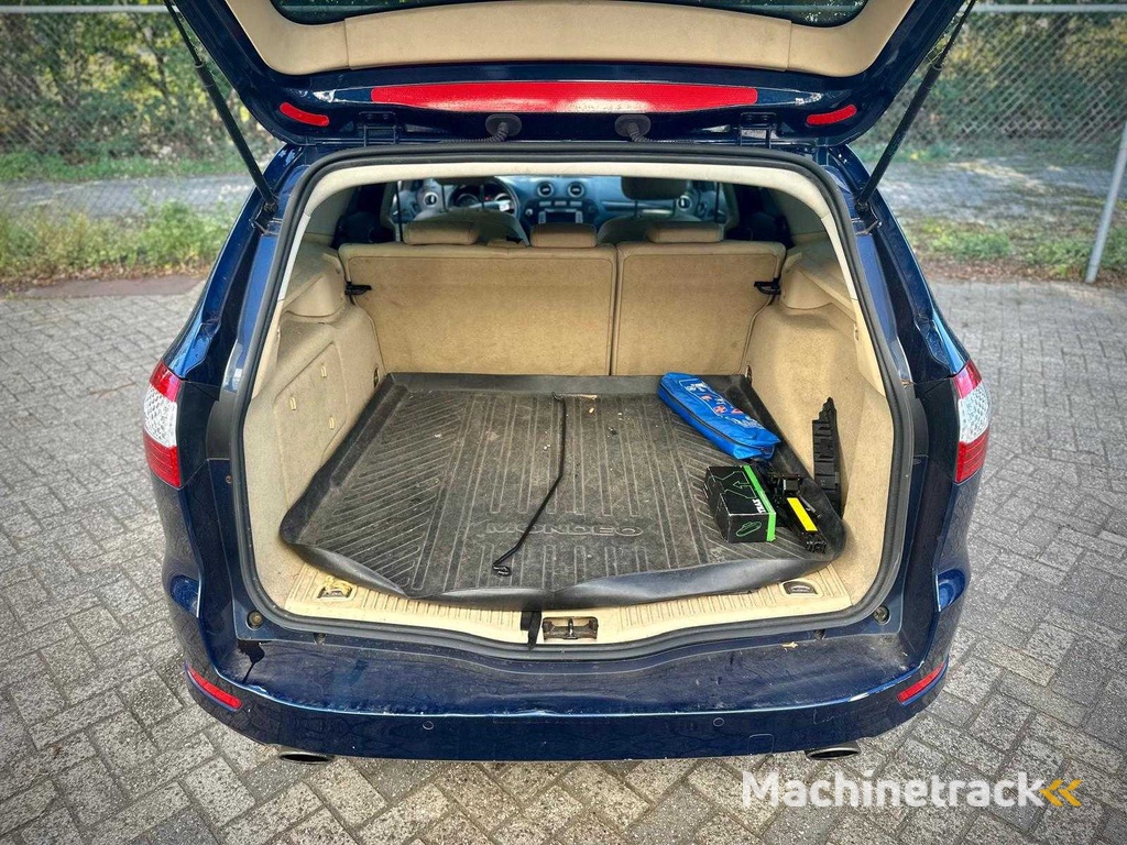 Ford Mondeo Kombi 2.3 16V Ghia, 20-GKT-7