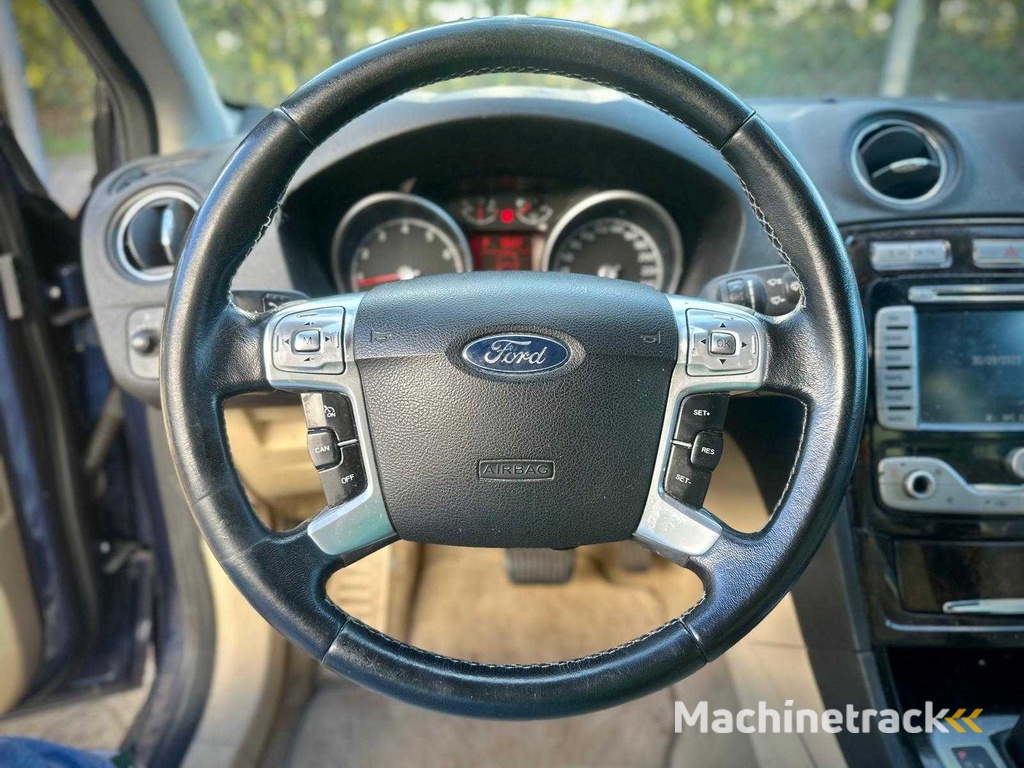 Ford Mondeo Kombi 2.3 16V Ghia, 20-GKT-7