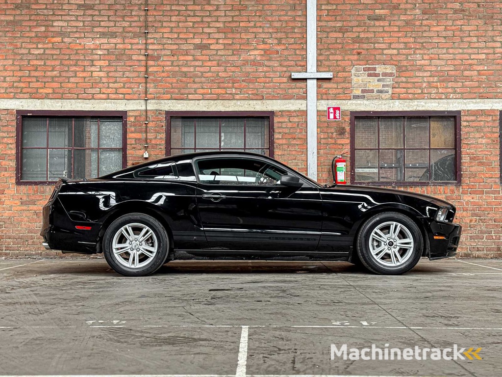 Ford Mustang 3.7 V6 305PS 2012 Coupe -Schaltgetriebe-