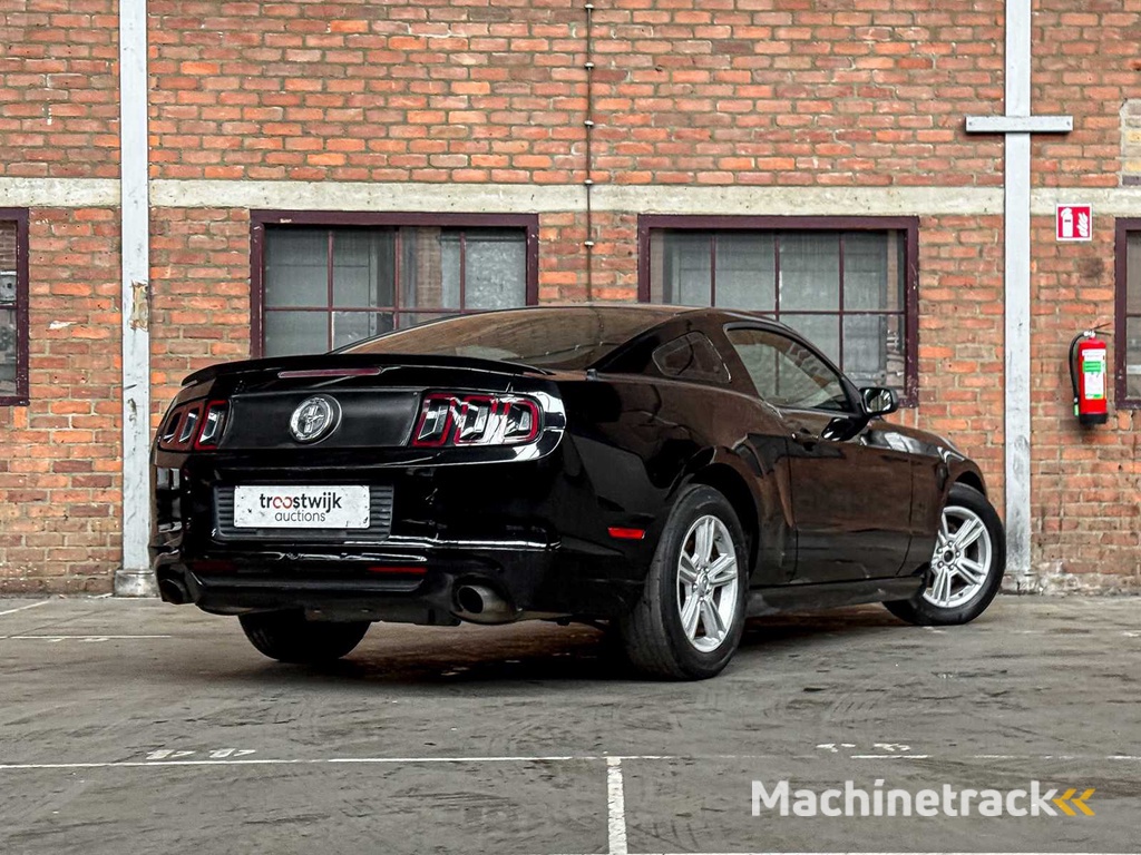 Ford Mustang 3.7 V6 305PS 2012 Coupe -Schaltgetriebe-