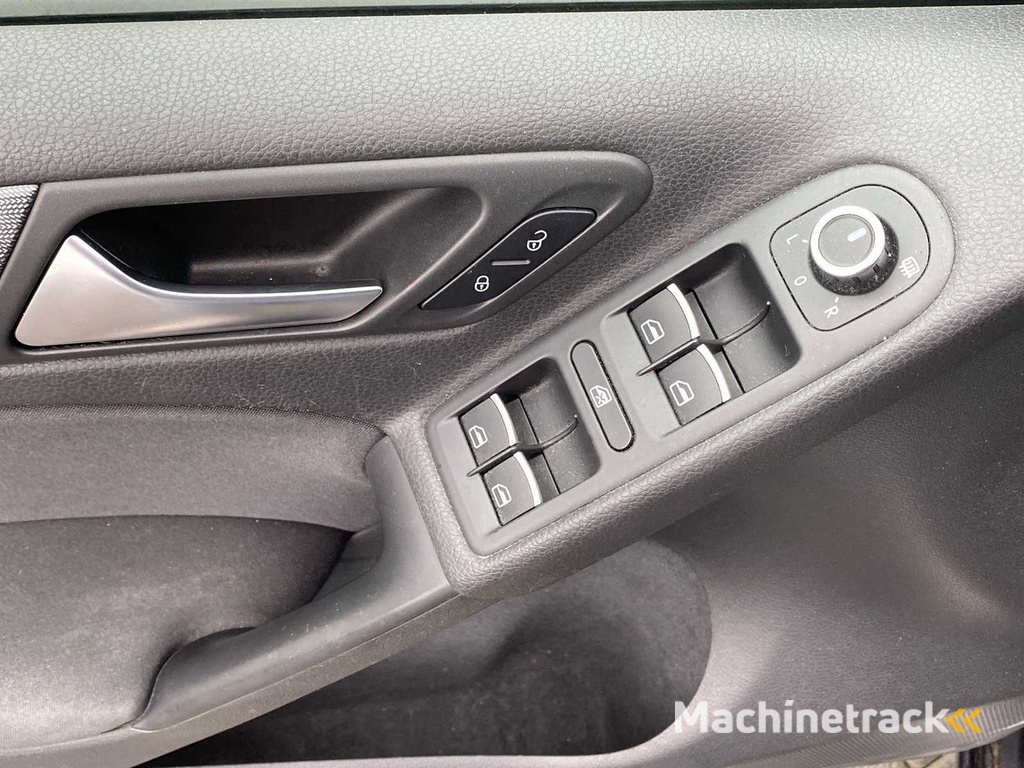 Volkswagen Golf 2.0 TDI Highline BlueMotion| HZ-014-R i