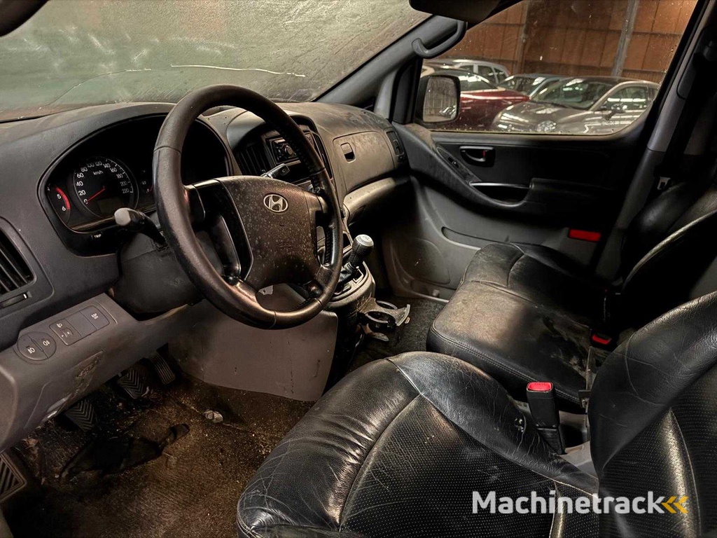 Hyundai - H 300 - 2.5 CRDi Dynamic Dubbel cabine 2-VDH-08