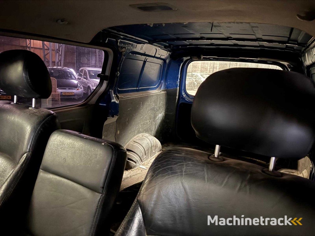 Hyundai - H 300 - 2.5 CRDi Dynamic Dubbel cabine 2-VDH-08