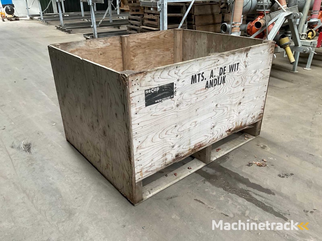 neCap Kuubkistst (140x)