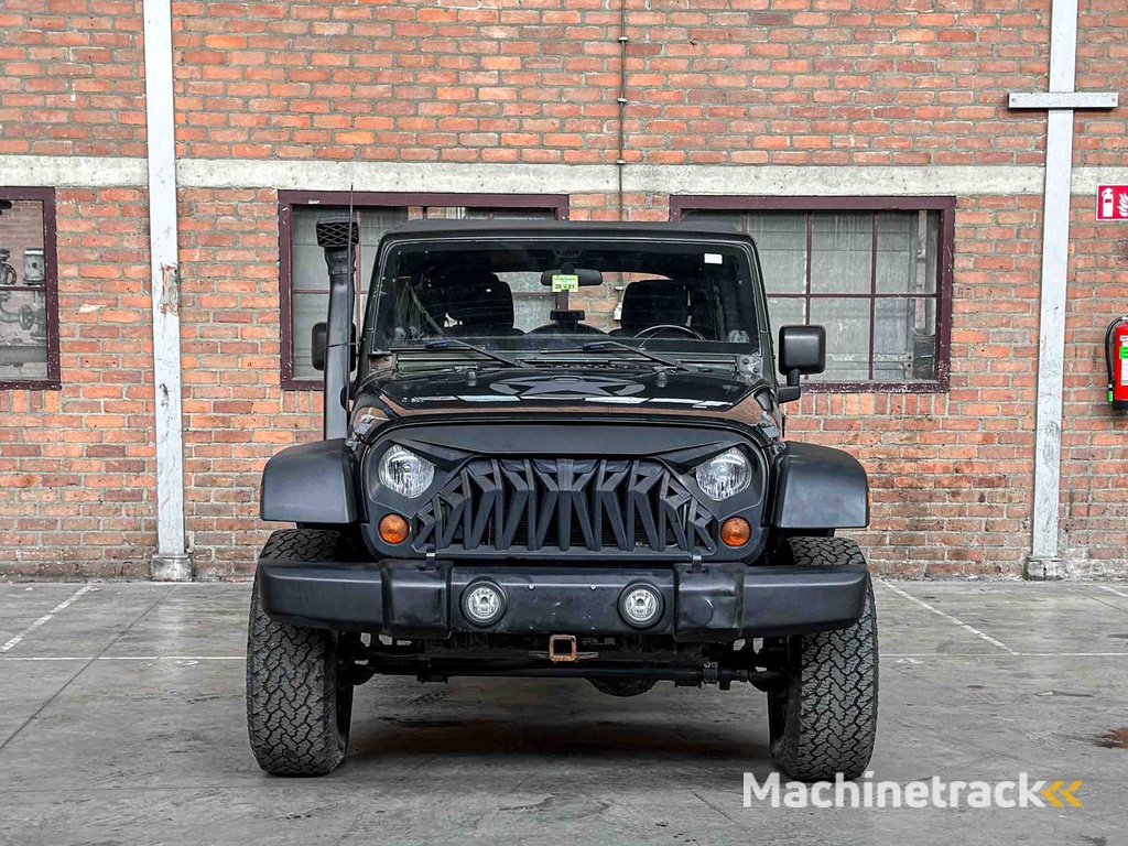 Jeep Wrangler Unlimited Sport 3.8 V6 199PS 2011