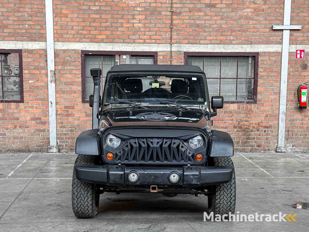 Jeep Wrangler Unlimited Sport 3.8 V6 199PS 2011