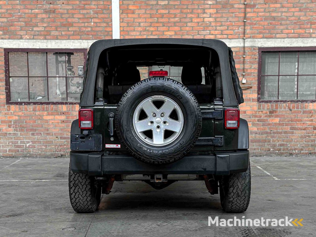 Jeep Wrangler Unlimited Sport 3.8 V6 199PS 2011