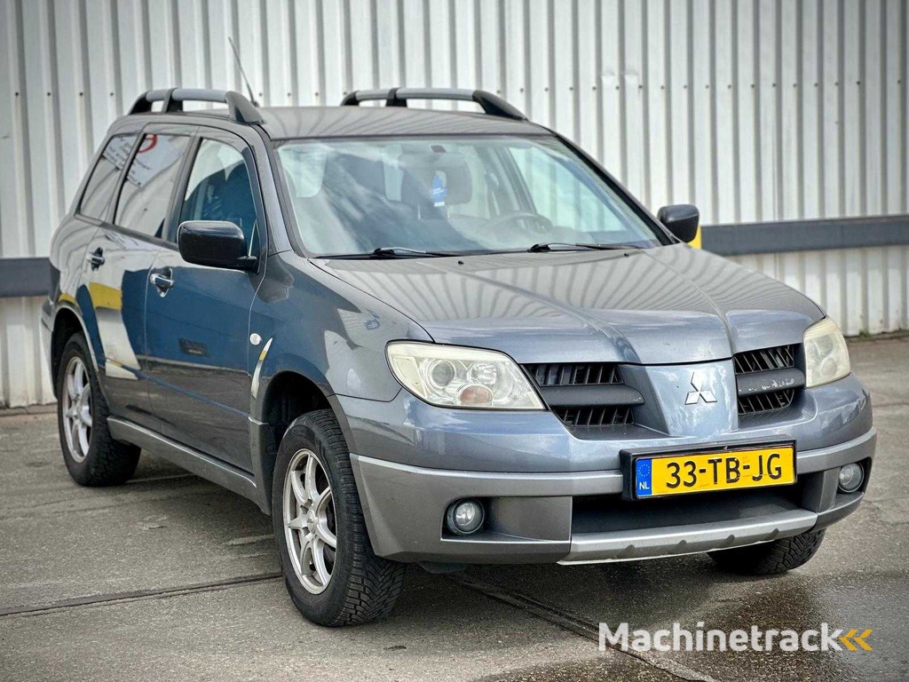 Mitsubishi Outlander Sport 2.0 Invite+, 33-TB-JG