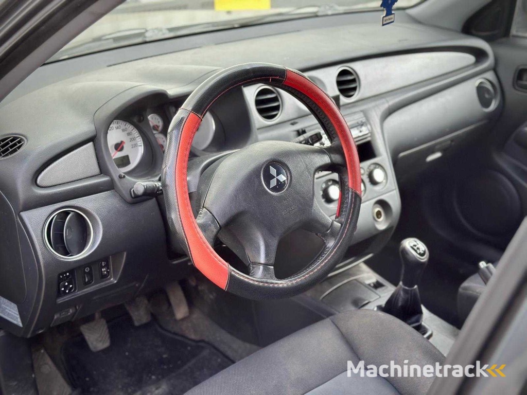 Mitsubishi Outlander Sport 2.0 Invite+, 33-TB-JG