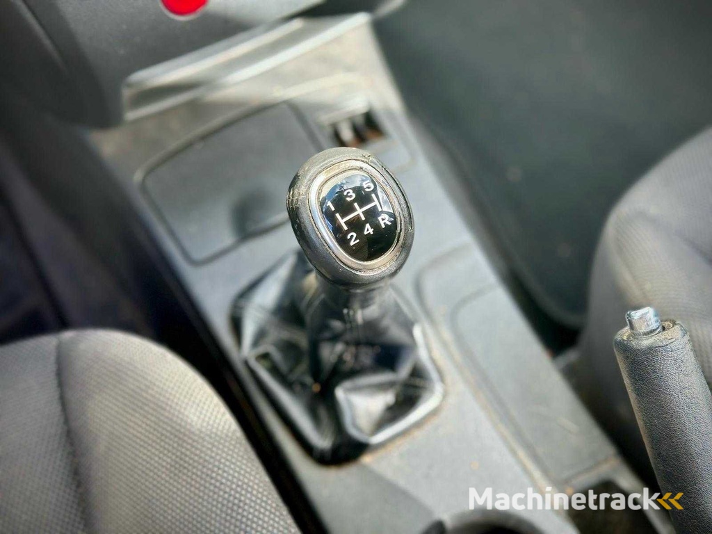 Mitsubishi Outlander Sport 2.0 Invite+, 33-TB-JG