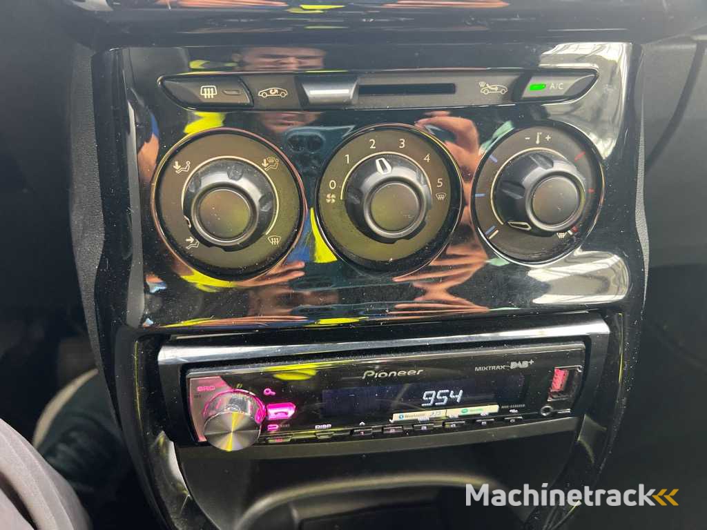 Citroen DS3 1.6 So Chic; H-095-SF