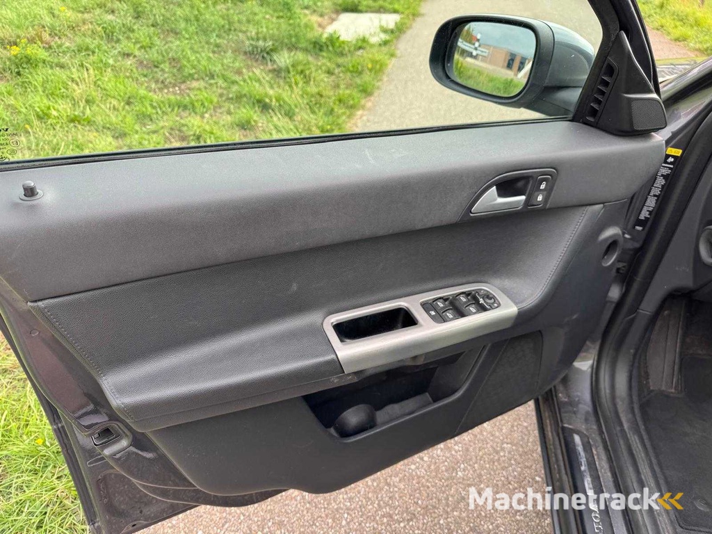 Volvo  V50  2.0 Edition II 74-GHP-2