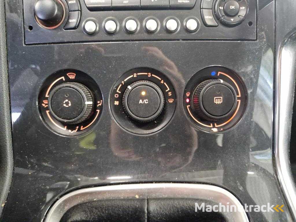 Peugeot 3008 1.6 Turbo SR , 71-LJB-6