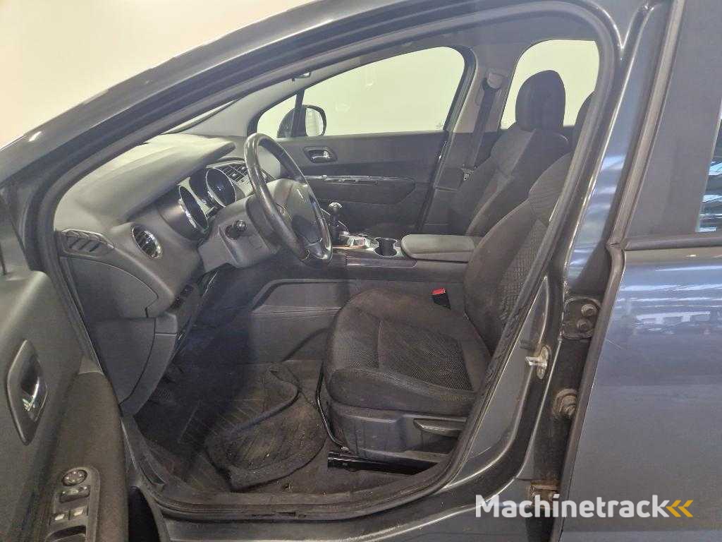 Peugeot 3008 1.6 Turbo SR , 71-LJB-6