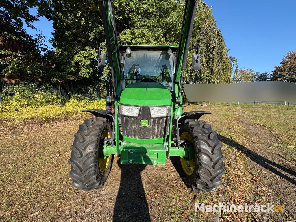 2020 John Deere 5075E met Stoll Voorlader Solid 35-18.1P