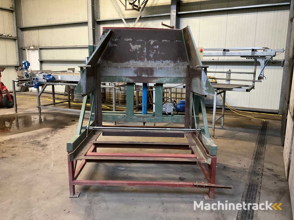 Tibo Blokker Box Turner