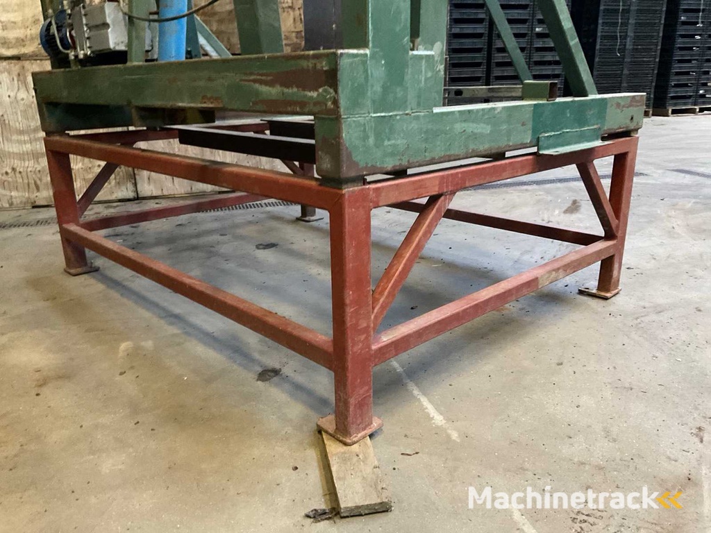 Tibo Blokker Box Turner