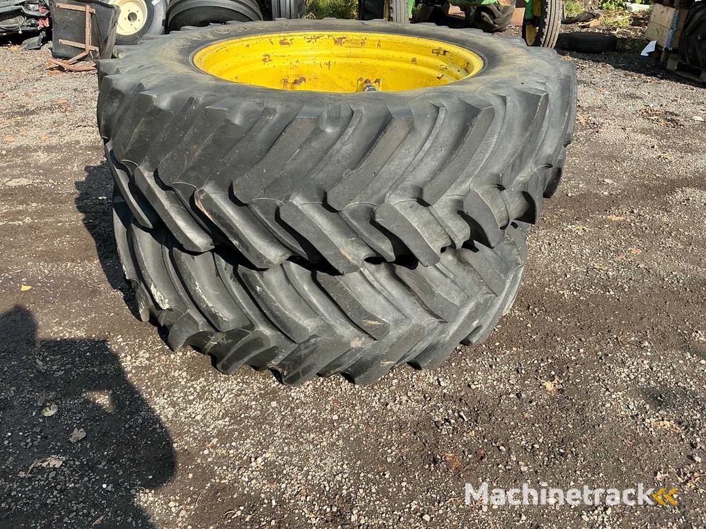 Firestone 18.4R38 Radial 7000 Reifen, Felge und Felge (2x)