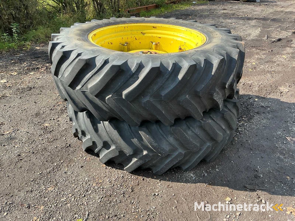 Firestone 18.4R38 Radial 7000 Reifen, Felge und Felge (2x)