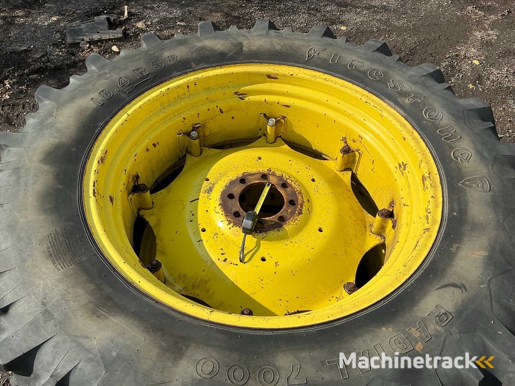 Firestone 18.4R38 Radial 7000 Reifen, Felge und Felge (2x)