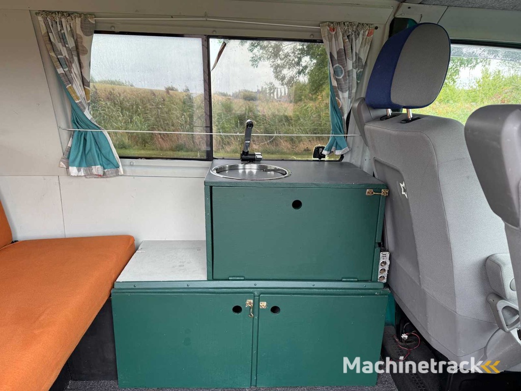 Volkswagen Transporter Camper, 40-ZJF-6