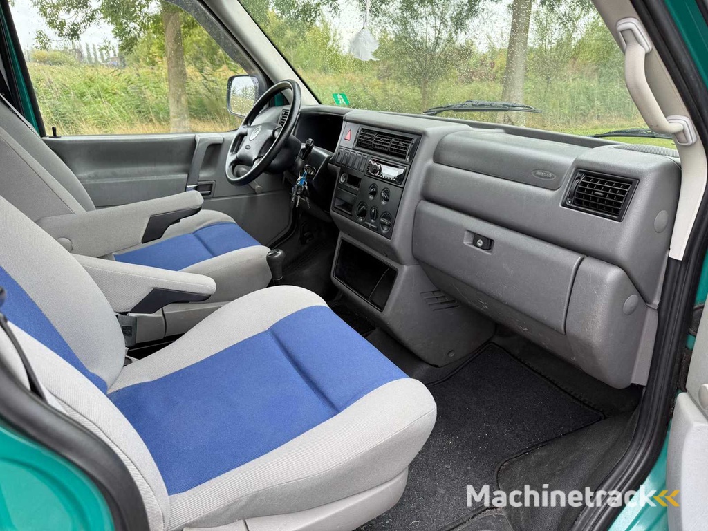 Volkswagen Transporter Camper, 40-ZJF-6