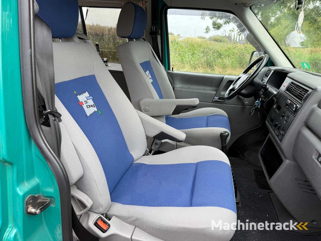 Volkswagen Transporter Camper, 40-ZJF-6