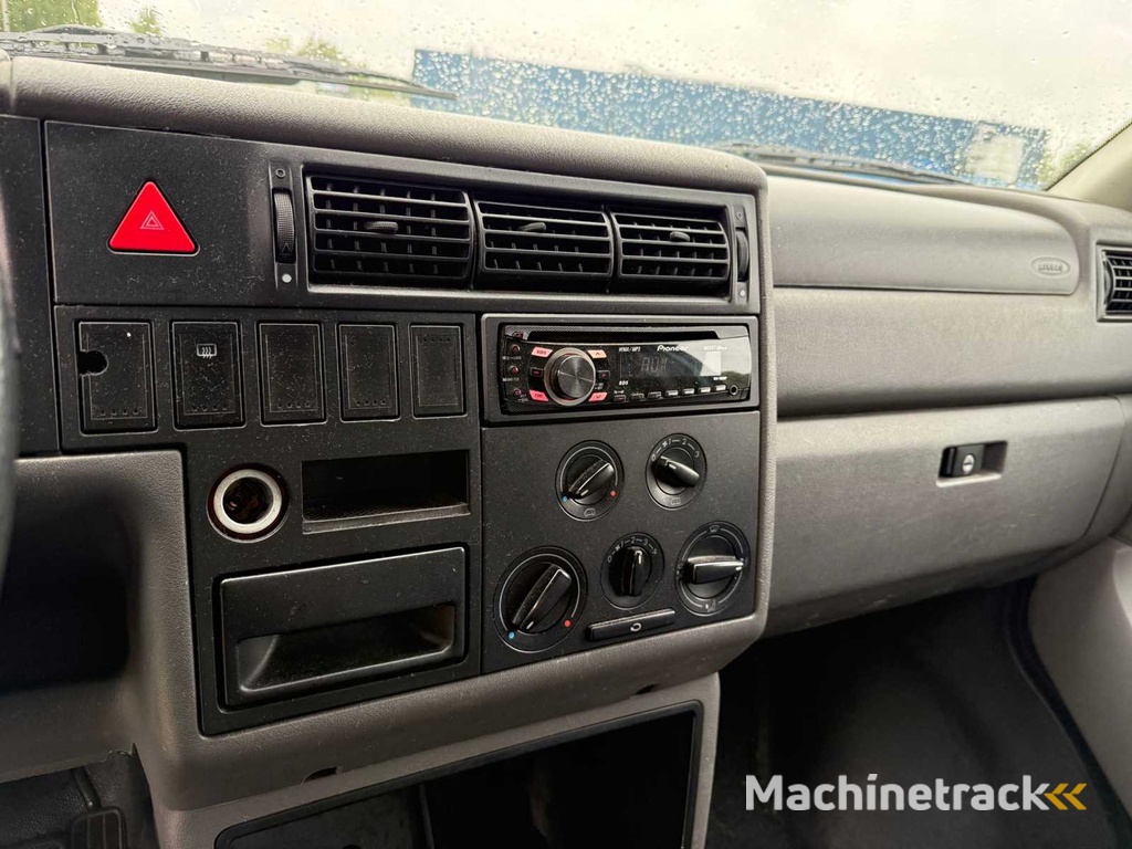 Volkswagen Transporter Camper, 40-ZJF-6