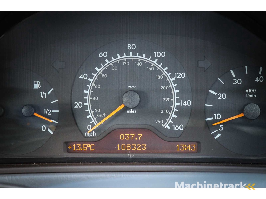 Mercedes-Benz - CLK-Klasse Cabrio - 320 Elegance S-577-GT