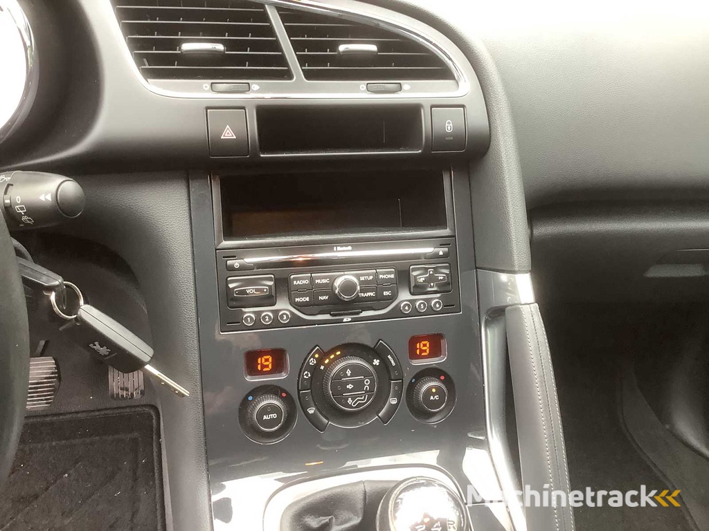 2010 Peugeot 3008 1.6 VTi ST PKW