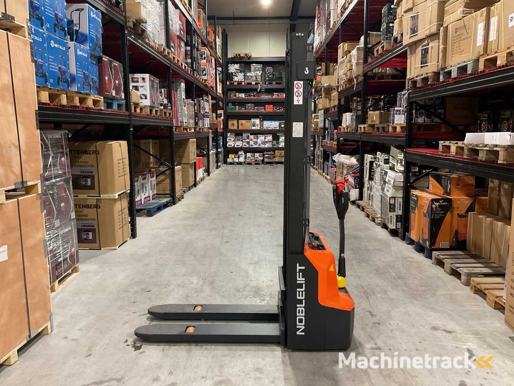 2025 - Noblelift 5748 Stapler