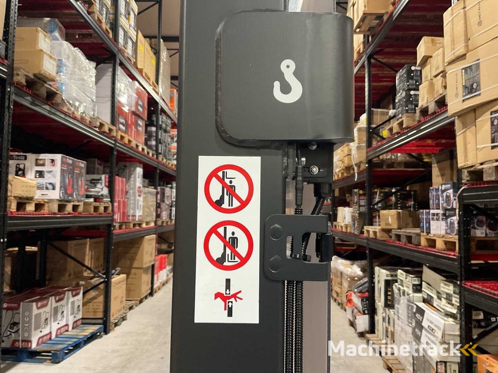 2025 - Noblelift 5748 Stapler