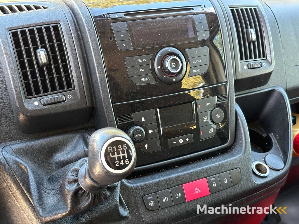 Peugeot Boxer 330 2.2 HDI L1H1 Premium; 4KND62