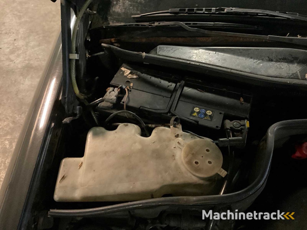 Mercedes-Benz S-Klasse 380 SEC Oldtimer aus dem Baujahr 1985